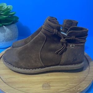 Born Wynter II Leather Ankle Boots Brown Suede Slip-On Winter Booties Size 8